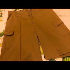 BIG MEN GENTLY USED LIGHTWEIGHT CARGO SHORTS